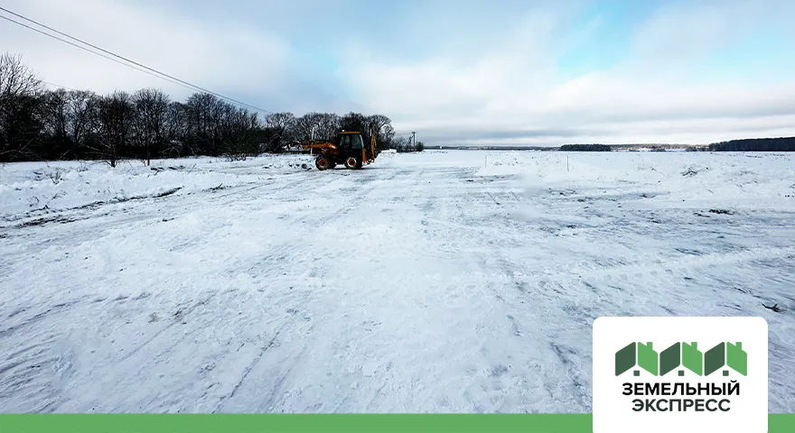 Произведена очистка дорог в поселке "Есенино"
