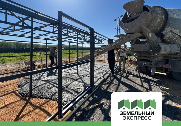 В поселке "Репино" ведутся работы по монтажу контейнерной площадки