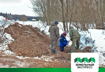 Начало работ по установке внешнего ограждения в КП "Триумфальный"