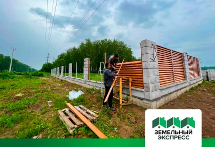 Монтаж фасадного забора в поселке "Артемово ИЖС"