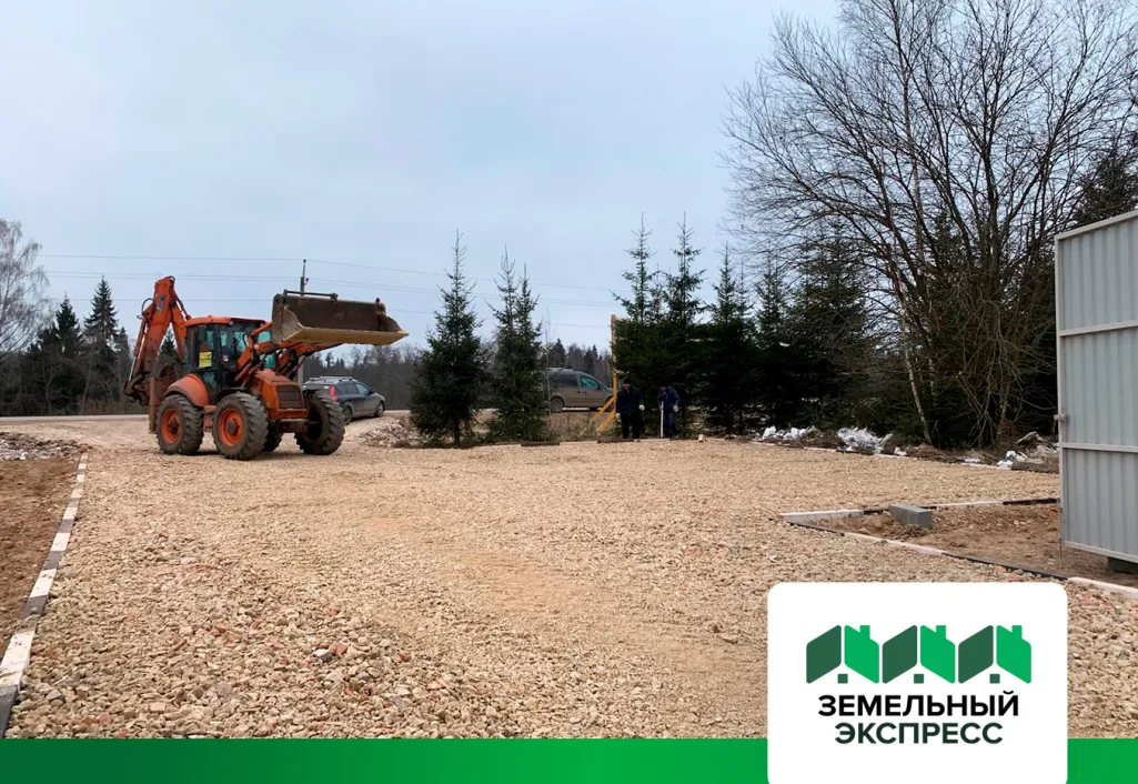 Продолжается обустройство зоны парковки в КП "Каретный ряд"