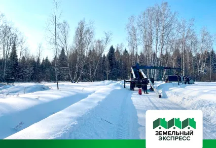 Установка опор ЛЭП в поселке "Лесной Остров"