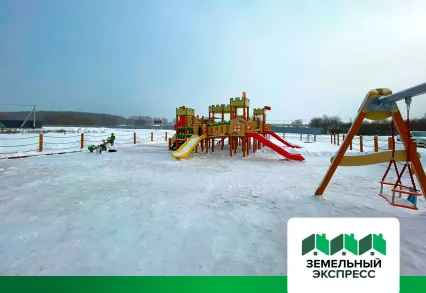 Чистка снега на детской площадке поселка "Рублево"